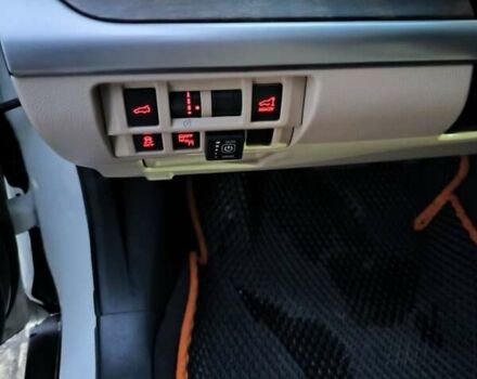 Белый Субару Аутбек, объемом двигателя 2.5 л и пробегом 185 тыс. км за 14200 $, фото 4 на Automoto.ua