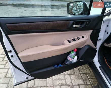 Белый Субару Аутбек, объемом двигателя 2.5 л и пробегом 185 тыс. км за 14200 $, фото 9 на Automoto.ua