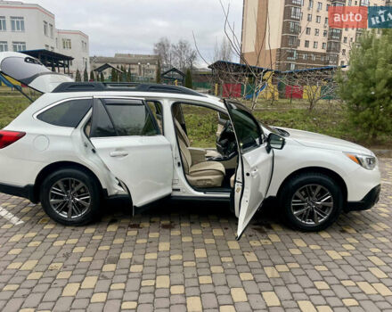 Белый Субару Аутбек, объемом двигателя 2.46 л и пробегом 170 тыс. км за 16500 $, фото 14 на Automoto.ua