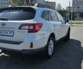 Білий Субару Аутбек, об'ємом двигуна 2.5 л та пробігом 206 тис. км за 11000 $, фото 4 на Automoto.ua