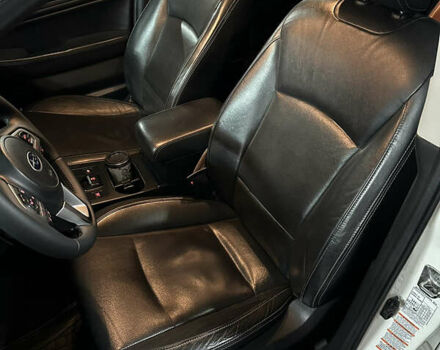 Белый Субару Аутбек, объемом двигателя 2.5 л и пробегом 197 тыс. км за 18000 $, фото 9 на Automoto.ua