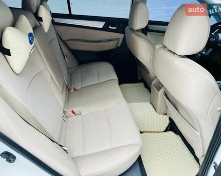 Білий Субару Аутбек, об'ємом двигуна 2.46 л та пробігом 258 тис. км за 14900 $, фото 37 на Automoto.ua