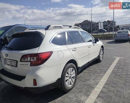 Білий Субару Аутбек, об'ємом двигуна 2.46 л та пробігом 133 тис. км за 14000 $, фото 15 на Automoto.ua