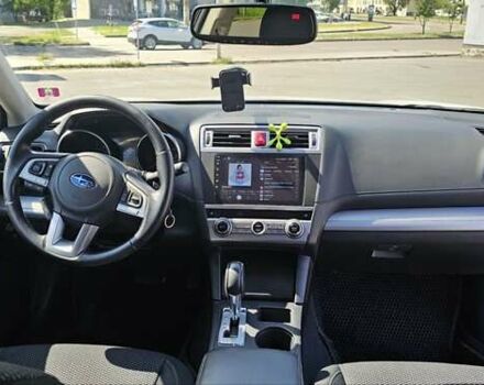 Білий Субару Аутбек, об'ємом двигуна 2.5 л та пробігом 206 тис. км за 11000 $, фото 7 на Automoto.ua