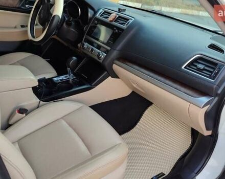 Белый Субару Аутбек, объемом двигателя 2.5 л и пробегом 160 тыс. км за 14000 $, фото 4 на Automoto.ua