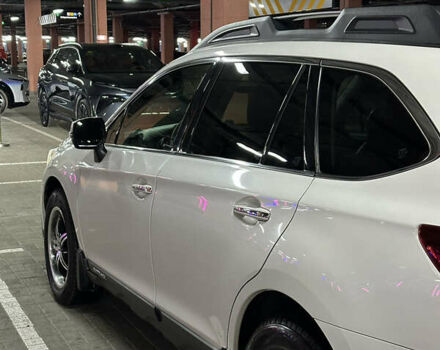 Белый Субару Аутбек, объемом двигателя 2.5 л и пробегом 197 тыс. км за 18000 $, фото 18 на Automoto.ua