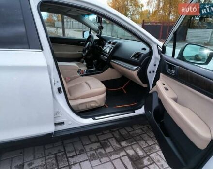 Белый Субару Аутбек, объемом двигателя 2.5 л и пробегом 185 тыс. км за 14200 $, фото 13 на Automoto.ua