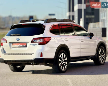 Белый Субару Аутбек, объемом двигателя 3.63 л и пробегом 120 тыс. км за 15500 $, фото 4 на Automoto.ua