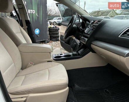 Белый Субару Аутбек, объемом двигателя 2.5 л и пробегом 198 тыс. км за 13700 $, фото 15 на Automoto.ua