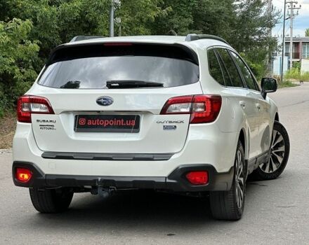 Білий Субару Аутбек, об'ємом двигуна 2 л та пробігом 270 тис. км за 15700 $, фото 9 на Automoto.ua