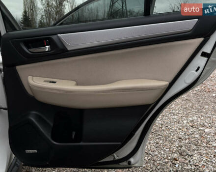 Белый Субару Аутбек, объемом двигателя 2.5 л и пробегом 198 тыс. км за 13700 $, фото 14 на Automoto.ua