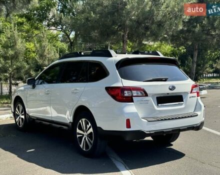 Белый Субару Аутбек, объемом двигателя 2.5 л и пробегом 190 тыс. км за 15999 $, фото 4 на Automoto.ua
