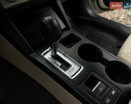 Белый Субару Аутбек, объемом двигателя 2.5 л и пробегом 198 тыс. км за 13700 $, фото 21 на Automoto.ua