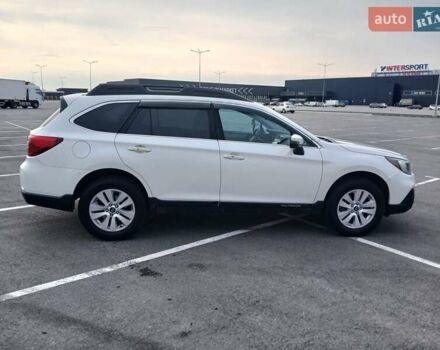 Белый Субару Аутбек, объемом двигателя 2.5 л и пробегом 170 тыс. км за 14999 $, фото 5 на Automoto.ua
