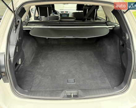 Белый Субару Аутбек, объемом двигателя 2 л и пробегом 263 тыс. км за 15200 $, фото 33 на Automoto.ua