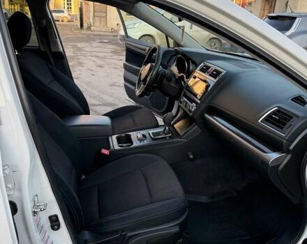 Белый Субару Аутбек, объемом двигателя 2.5 л и пробегом 188 тыс. км за 19700 $, фото 7 на Automoto.ua