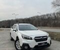 Белый Субару Аутбек, объемом двигателя 2.5 л и пробегом 182 тыс. км за 15400 $, фото 3 на Automoto.ua