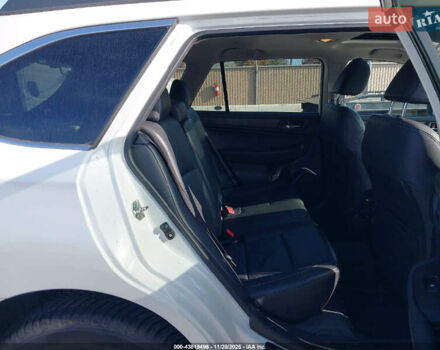 Белый Субару Аутбек, объемом двигателя 2.46 л и пробегом 170 тыс. км за 2700 $, фото 7 на Automoto.ua