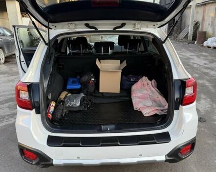 Белый Субару Аутбек, объемом двигателя 2.5 л и пробегом 188 тыс. км за 19700 $, фото 3 на Automoto.ua