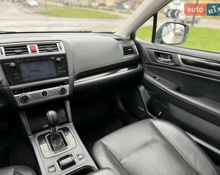 Белый Субару Аутбек, объемом двигателя 2 л и пробегом 263 тыс. км за 15200 $, фото 27 на Automoto.ua