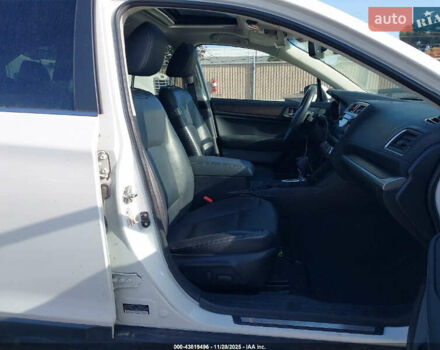 Белый Субару Аутбек, объемом двигателя 2.46 л и пробегом 170 тыс. км за 2700 $, фото 6 на Automoto.ua