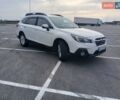 Белый Субару Аутбек, объемом двигателя 2.5 л и пробегом 170 тыс. км за 14999 $, фото 2 на Automoto.ua