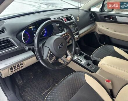 Белый Субару Аутбек, объемом двигателя 2.5 л и пробегом 177 тыс. км за 16500 $, фото 15 на Automoto.ua