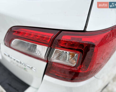 Белый Субару Аутбек, объемом двигателя 2.5 л и пробегом 173 тыс. км за 16900 $, фото 63 на Automoto.ua