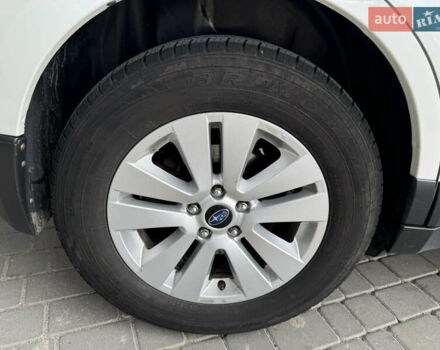 Білий Субару Аутбек, об'ємом двигуна 2.5 л та пробігом 141 тис. км за 16500 $, фото 7 на Automoto.ua