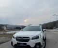 Белый Субару Аутбек, объемом двигателя 2.5 л и пробегом 182 тыс. км за 15400 $, фото 1 на Automoto.ua
