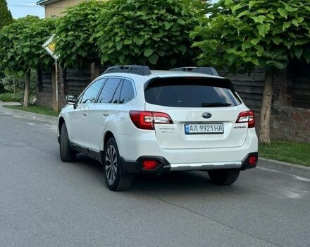 Білий Субару Аутбек, об'ємом двигуна 2.5 л та пробігом 210 тис. км за 17700 $, фото 5 на Automoto.ua