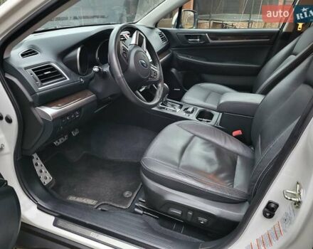 Белый Субару Аутбек, объемом двигателя 2.5 л и пробегом 99 тыс. км за 21200 $, фото 6 на Automoto.ua