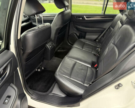 Белый Субару Аутбек, объемом двигателя 2 л и пробегом 263 тыс. км за 15200 $, фото 25 на Automoto.ua