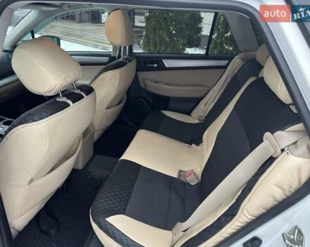 Белый Субару Аутбек, объемом двигателя 2.5 л и пробегом 177 тыс. км за 16500 $, фото 12 на Automoto.ua