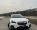 Белый Субару Аутбек, объемом двигателя 2.5 л и пробегом 182 тыс. км за 15400 $, фото 2 на Automoto.ua