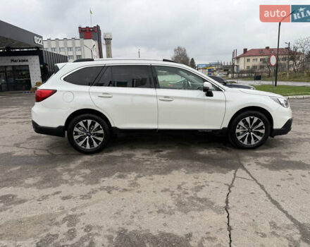 Белый Субару Аутбек, объемом двигателя 2 л и пробегом 263 тыс. км за 15200 $, фото 5 на Automoto.ua