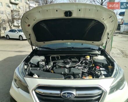 Белый Субару Аутбек, объемом двигателя 2.5 л и пробегом 190 тыс. км за 15000 $, фото 13 на Automoto.ua