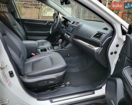 Белый Субару Аутбек, объемом двигателя 2.5 л и пробегом 99 тыс. км за 21200 $, фото 7 на Automoto.ua