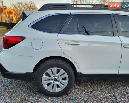 Белый Субару Аутбек, объемом двигателя 2.5 л и пробегом 105 тыс. км за 14999 $, фото 8 на Automoto.ua