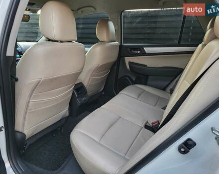 Белый Субару Аутбек, объемом двигателя 2.5 л и пробегом 105 тыс. км за 14999 $, фото 14 на Automoto.ua