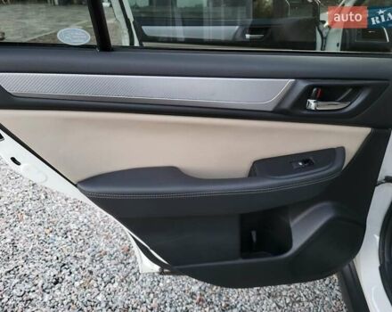 Белый Субару Аутбек, объемом двигателя 2.5 л и пробегом 105 тыс. км за 14999 $, фото 21 на Automoto.ua