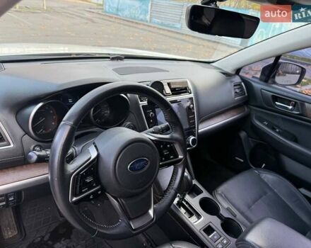 Белый Субару Аутбек, объемом двигателя 2.46 л и пробегом 110 тыс. км за 17300 $, фото 6 на Automoto.ua