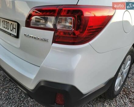 Белый Субару Аутбек, объемом двигателя 2.5 л и пробегом 105 тыс. км за 14999 $, фото 31 на Automoto.ua