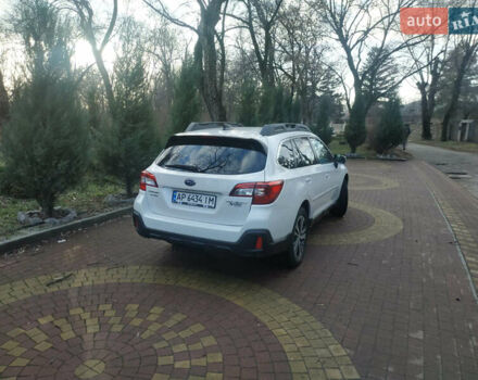 Белый Субару Аутбек, объемом двигателя 2.5 л и пробегом 130 тыс. км за 18950 $, фото 5 на Automoto.ua