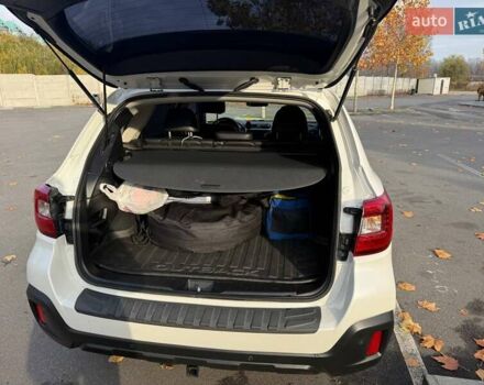 Белый Субару Аутбек, объемом двигателя 2.46 л и пробегом 110 тыс. км за 17300 $, фото 13 на Automoto.ua