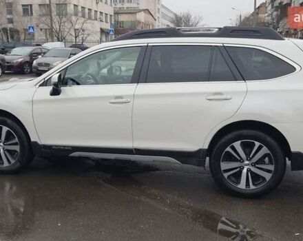Белый Субару Аутбек, объемом двигателя 2.5 л и пробегом 199 тыс. км за 19450 $, фото 4 на Automoto.ua