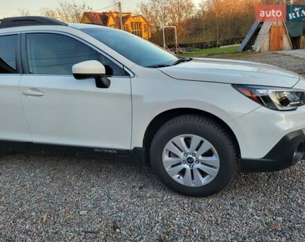 Белый Субару Аутбек, объемом двигателя 2.5 л и пробегом 105 тыс. км за 14999 $, фото 9 на Automoto.ua