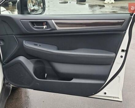 Белый Субару Аутбек, объемом двигателя 2.5 л и пробегом 199 тыс. км за 19450 $, фото 8 на Automoto.ua