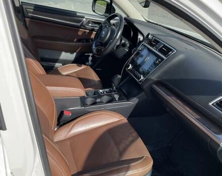 Білий Субару Аутбек, об'ємом двигуна 2.5 л та пробігом 128 тис. км за 21000 $, фото 5 на Automoto.ua