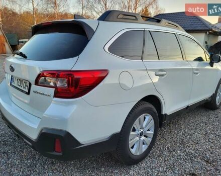 Белый Субару Аутбек, объемом двигателя 2.5 л и пробегом 105 тыс. км за 14999 $, фото 7 на Automoto.ua